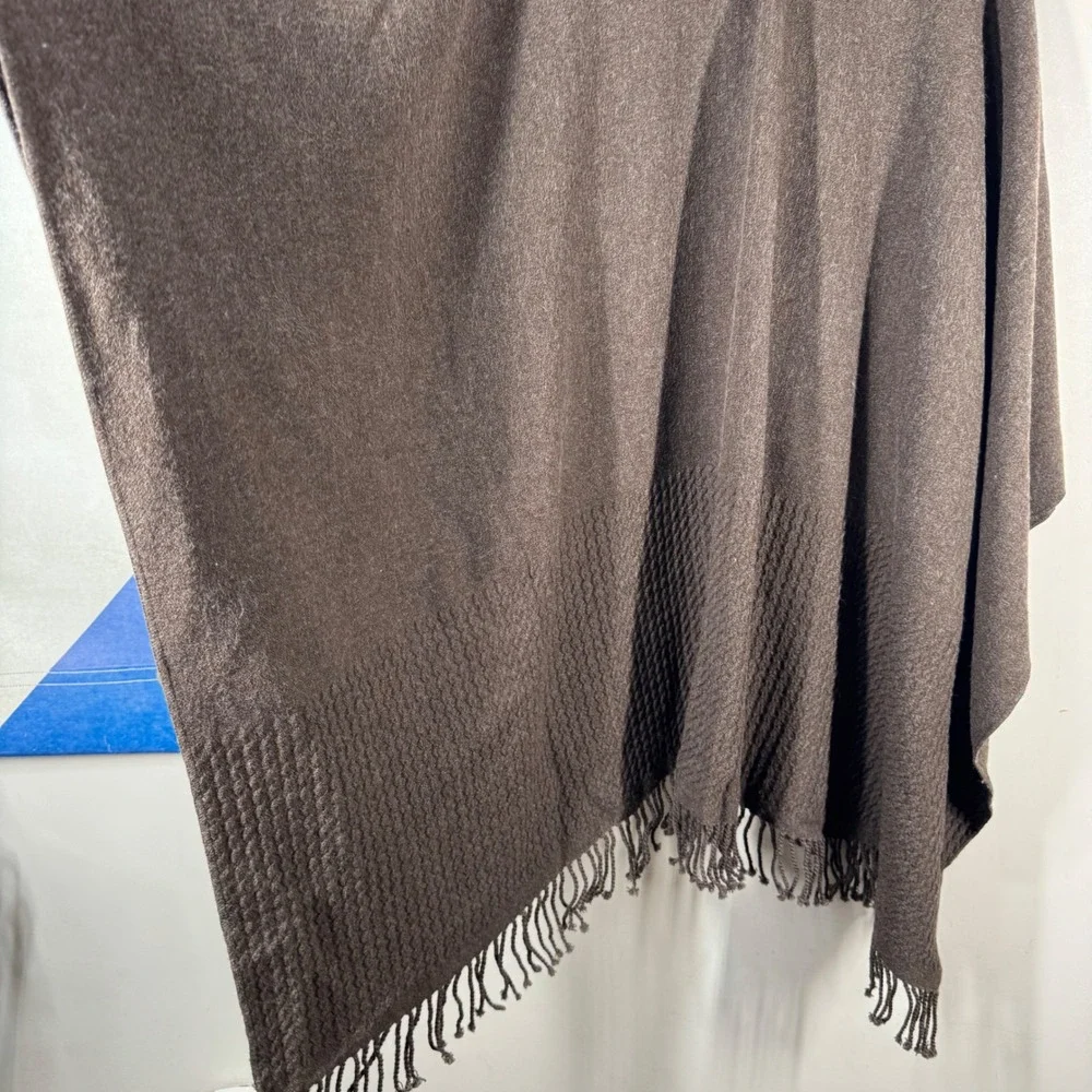 Mer-Sea & Co. Women Classic Travel Wrap Brown Fringe Open Front Knit Poncho OS